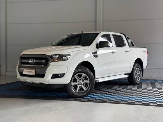 FORD RANGER 2.2 XLS 4X4 CD 16V DIESEL 4P AUTOMÁTICO